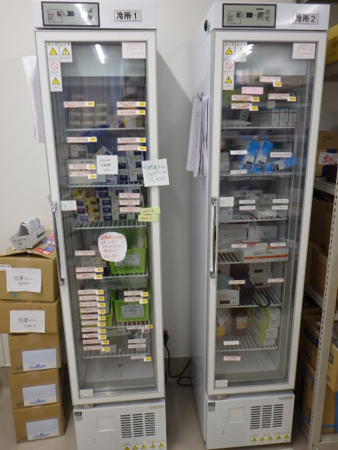 Anti-Tip Metal bracket for medical refrigerator