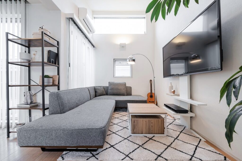 New home, New furniture, New TV set, but are you taking seismic countermeasures?