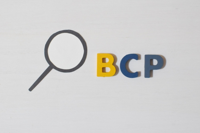 An increasing number of companies are implementing measures to secure equipment and prevent it from tipping over as part of their BCP (Business Continuity Plan).