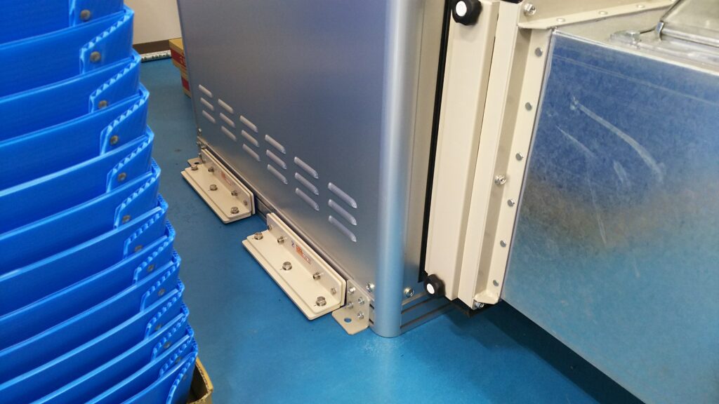 Device secured with a Pro7 metal fitting