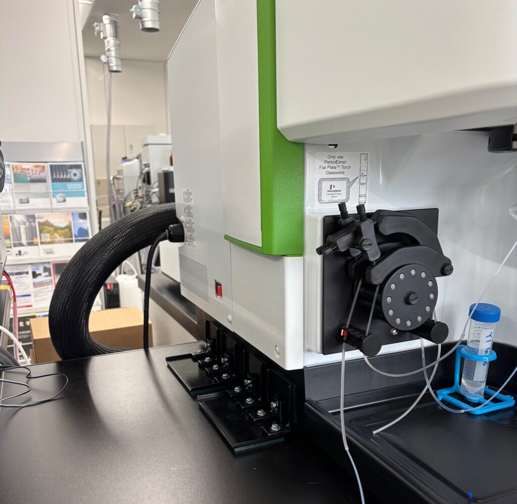 Since upper floors often house critical assets such as expensive computers, laboratory equipment, medical devices, and storage systems, it is necessary to assess them based on their specific characteristics and level of importance.